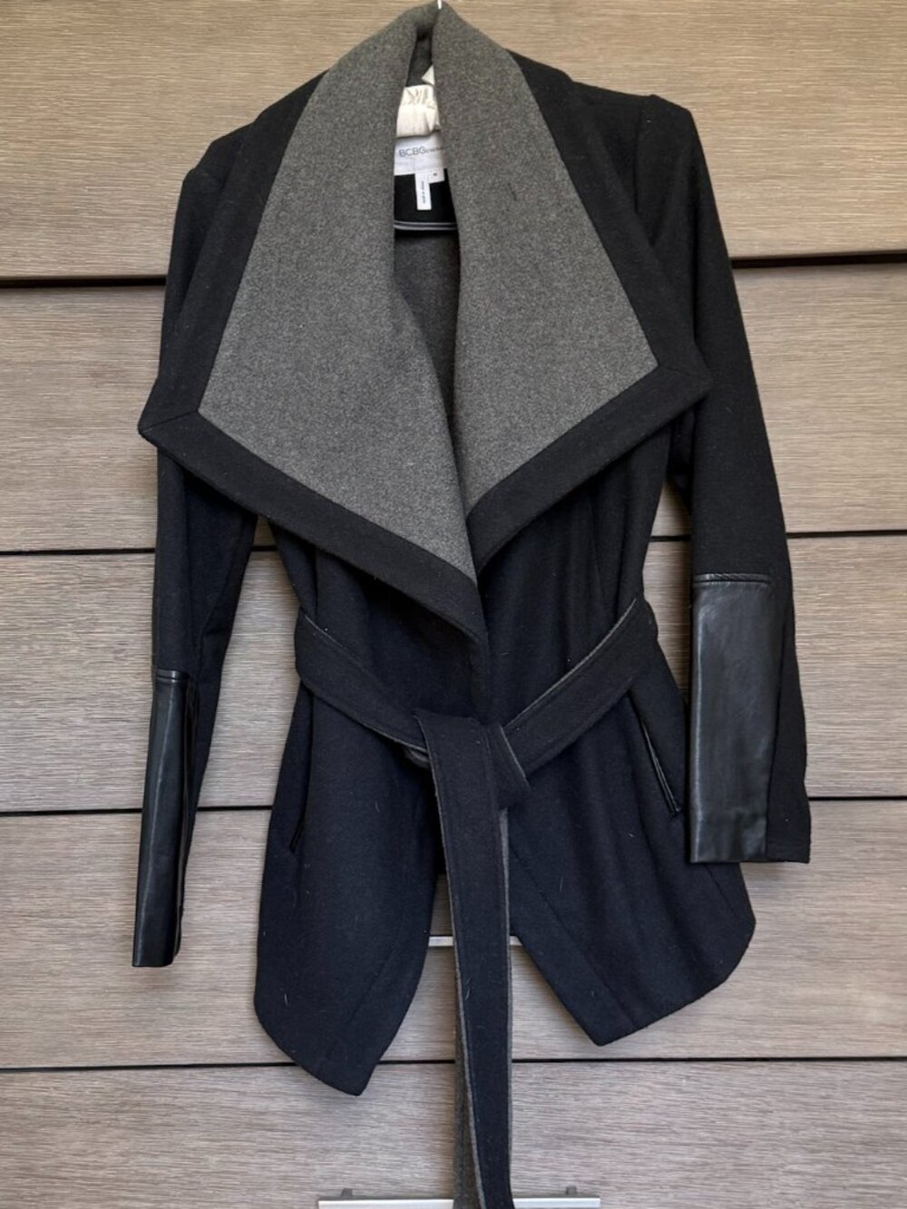 BCBGeneration Black Wool Blend Wrap Coat Gray Collar Faux Leather Sleeves M